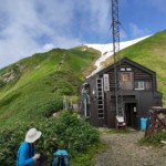 駒の小屋から見た山頂
