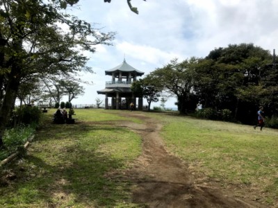 富士山のビュースポットの権現山。この日は雲で眺望なし。