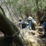 痩せ尾根と鎖場の連続