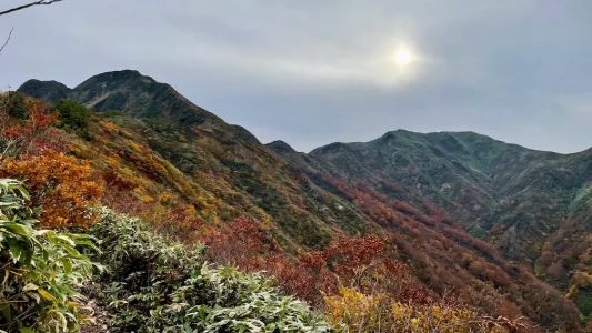 今日歩く2つの山です