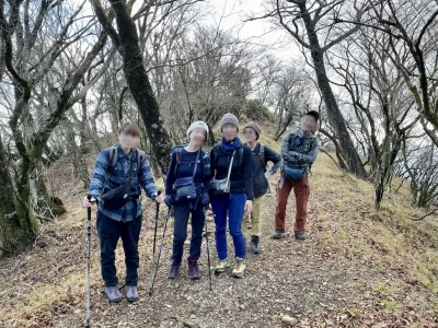 晩秋の山を歩きましょう